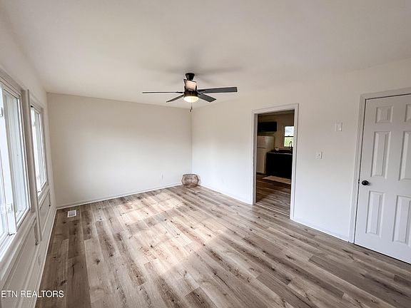 3rd image of 3005 Prentice Ave