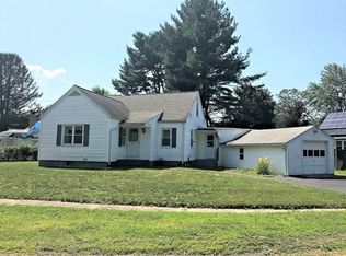 10 Jackielyn Cir, Granby, MA 01033