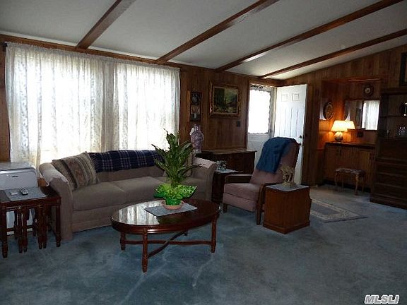 2nd image of 124 Village Cir W