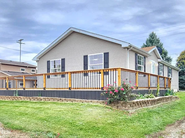 9827 N Lincoln Rd, Syracuse, IN 46567