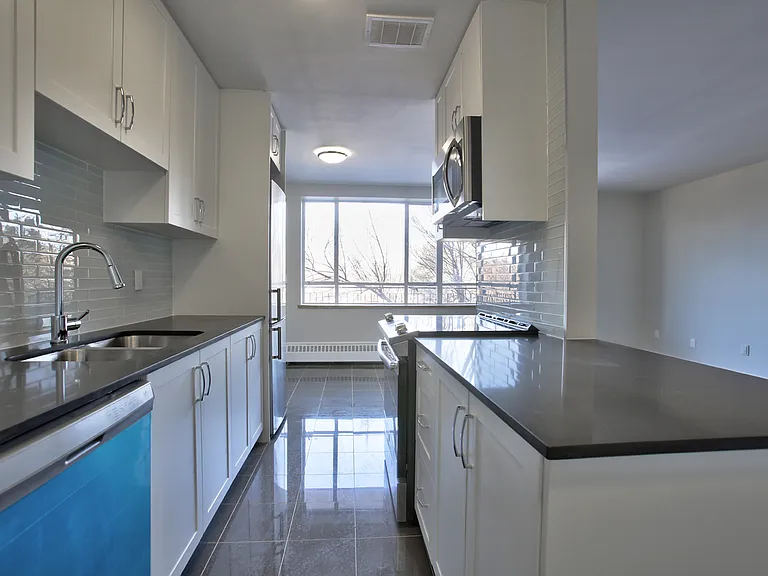 806 Kennedy Rd — Photo 38