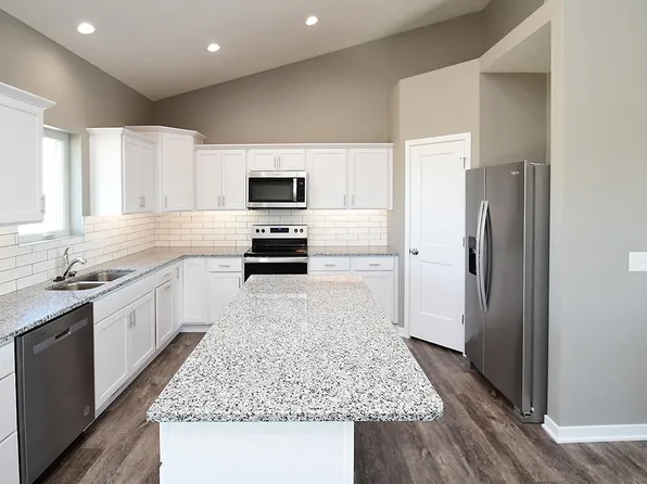 5915 SW 8th St, Lincoln, NE 68523