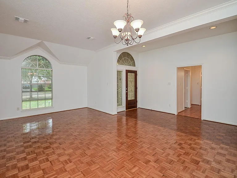 1631 Berkoff Dr — Photo 7
