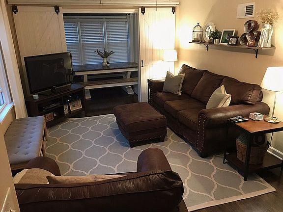 5th image of 812 N Fernwood Cir