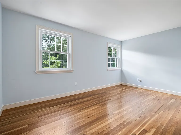 131 Montvale Rd — Photo 6