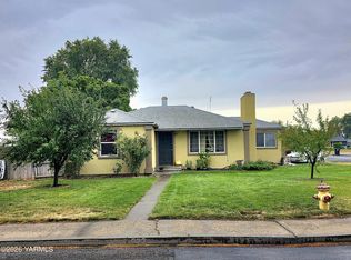 522 W 3rd Ave, Toppenish, WA 98948