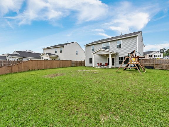 5th image of 212 Torslanda Ln