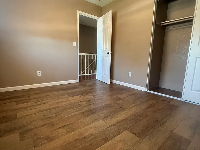 1354 Elwood St — Photo 18