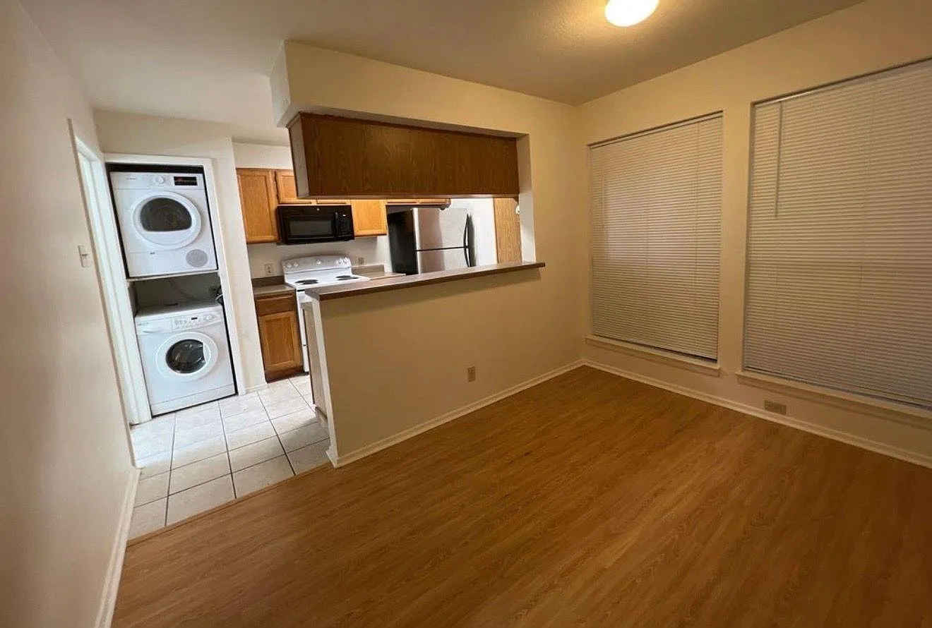 2 bed, 2.0 bath, 815 sqft, $1,750 — Photo 3