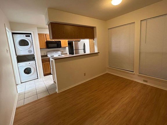 3rd image of 3115 Helms St APT 111