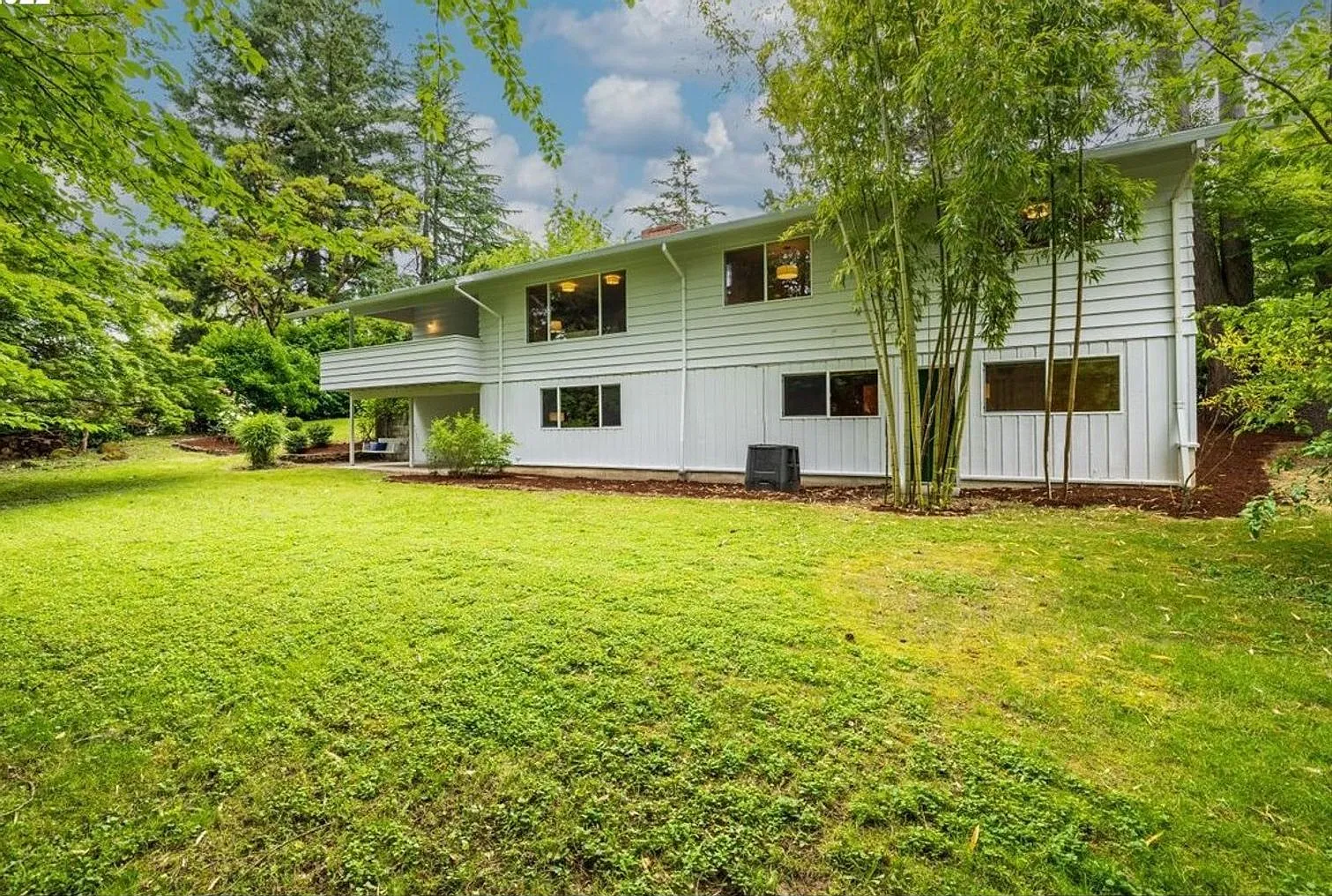 Beautiful SW Portland 3 - bedroom Pet Friendly home — Photo 3
