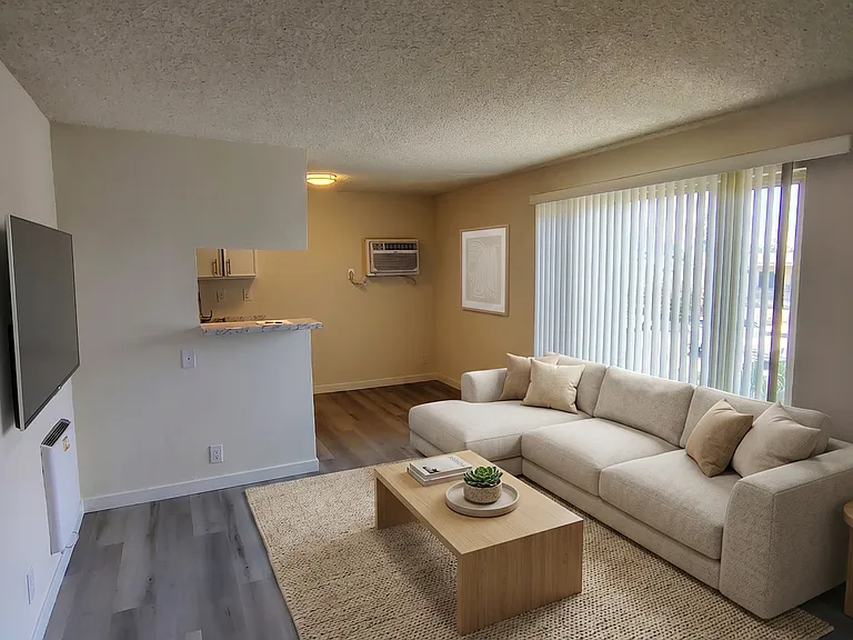 11434 Calvert St — Photo 14