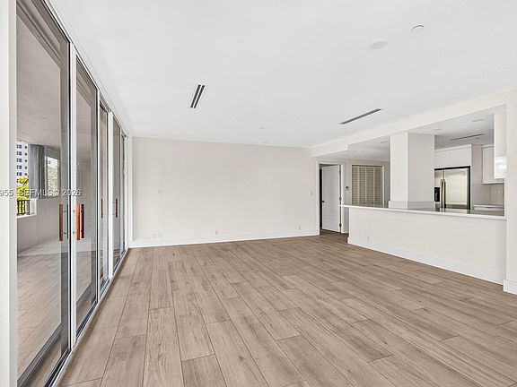5th image of 251 Crandon Blvd APT 210