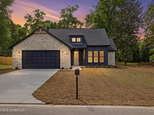 11080 Shorecrest Rd, Biloxi, MS 39532