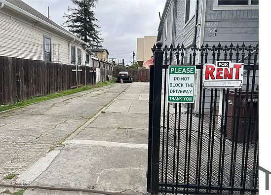 1424 90th Ave #A — Photo 5