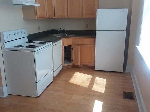 3rd image of 3805 Lindell Blvd APT B