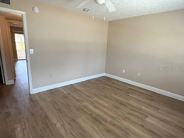 1005 Rickenbacker Dr — Photo 30