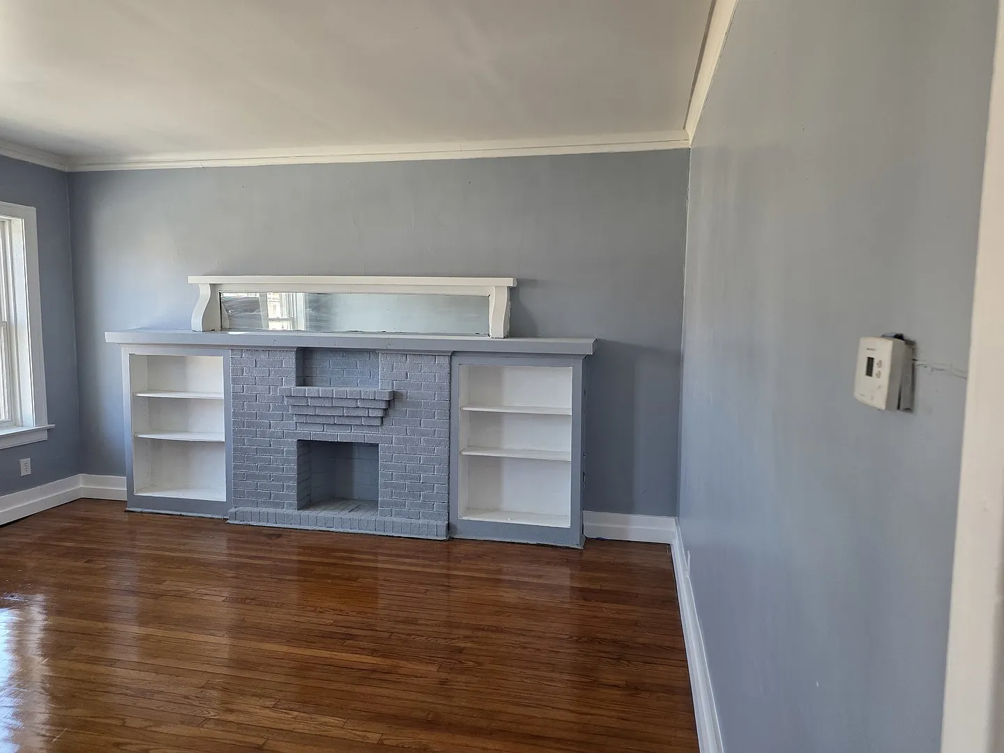 4 bed, 1000 sqft, $2,100 — Photo 2
