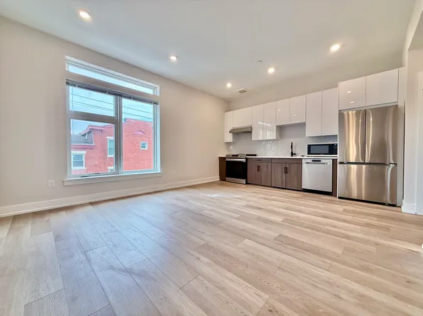 722 W Thompson St, Philadelphia, PA