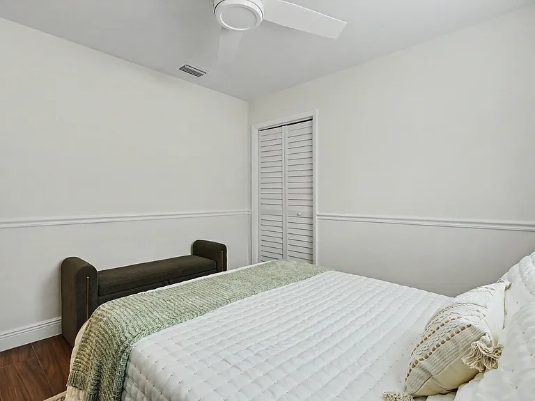 950 Johnson St — Photo 35