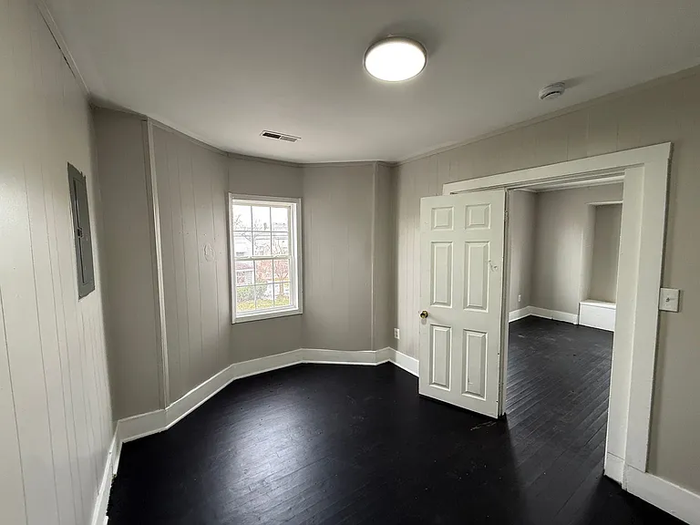 1421 Long Ave — Photo 40