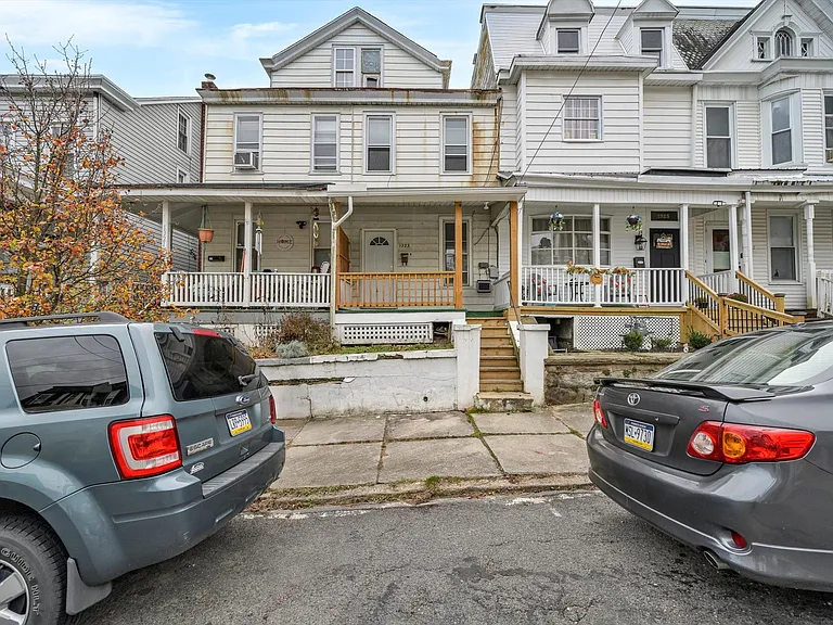 1323 W Norwegian St — Photo 29