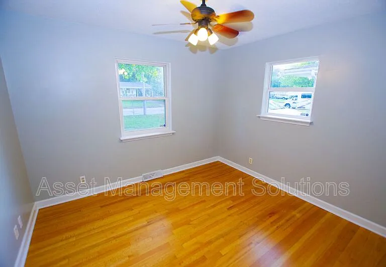 723 Riderwood Dr — Photo 14