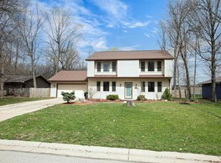 720 Indianwood Ct, Neenah, WI 54956