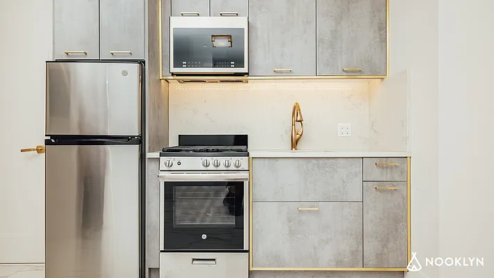 Rented by Nooklyn NYC LLC | media 13