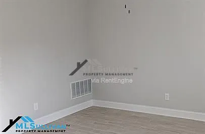 2 bed, 1.5 bath, 944 sqft, $1,595 — Photo 4