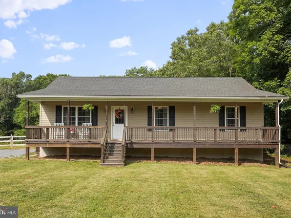 880 Lakeview Dr, Woodstock, VA 22664