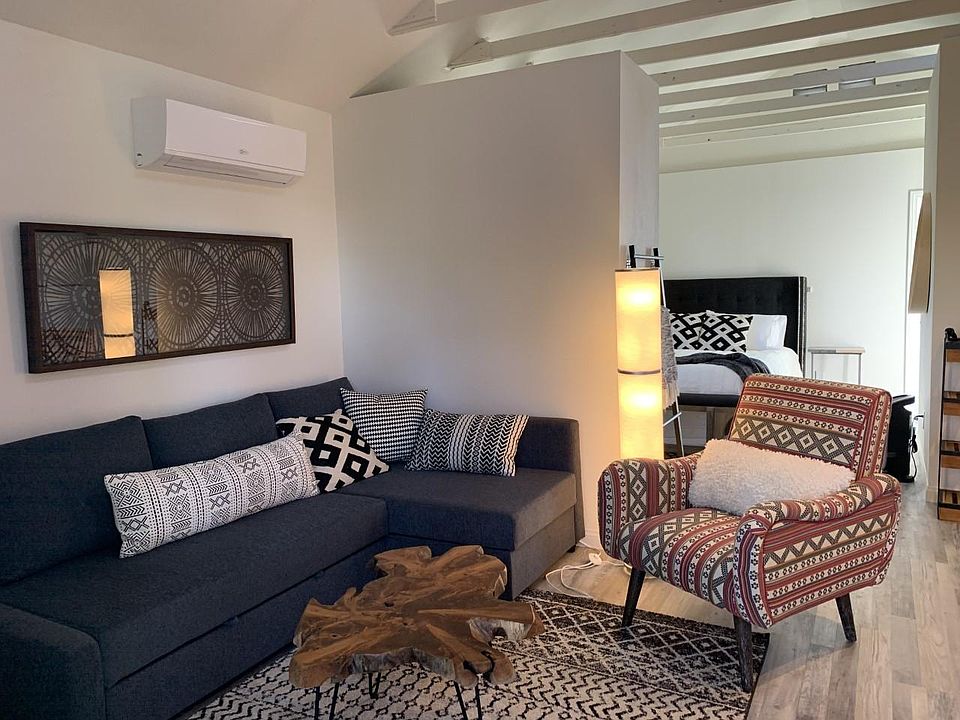 1st image of 1067-2 Overbrook Ln