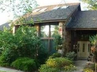 125 Gatehouse Dr, Coraopolis, PA 15108