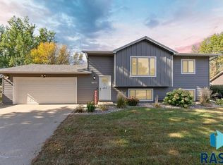 1305 E Custer Pkwy, Brandon, SD 57005