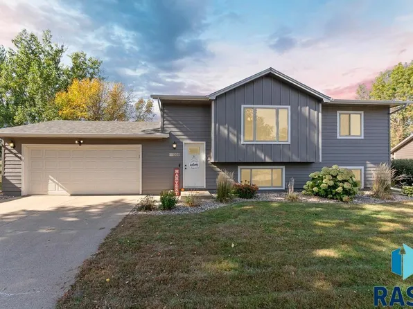 1305 E Custer Pkwy, Brandon, SD 57005