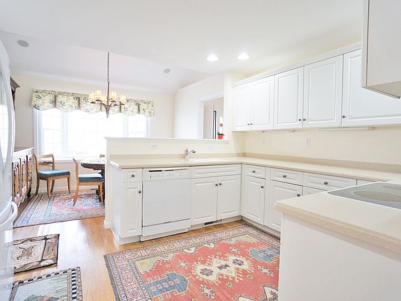 Kitchen & Dining area 