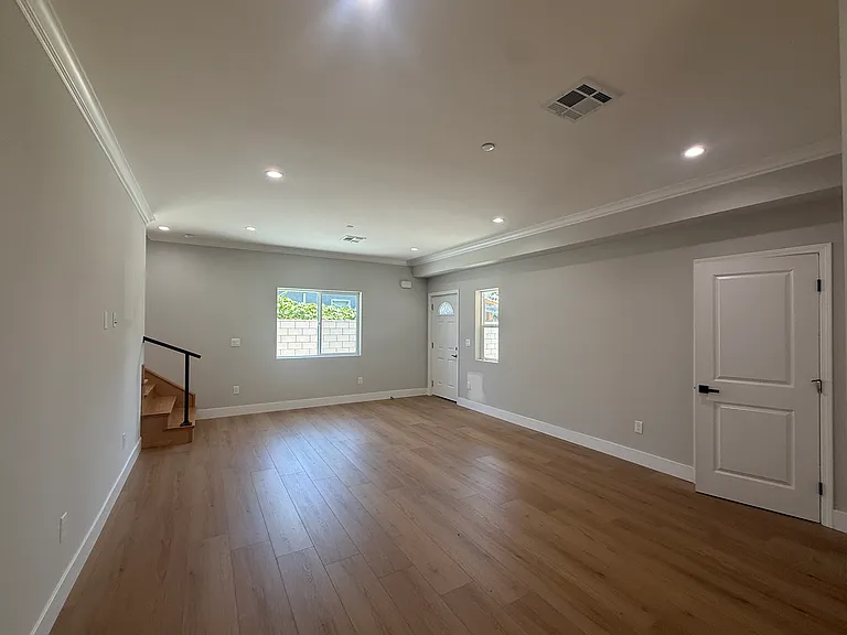 3047 Frazier St — Photo 3