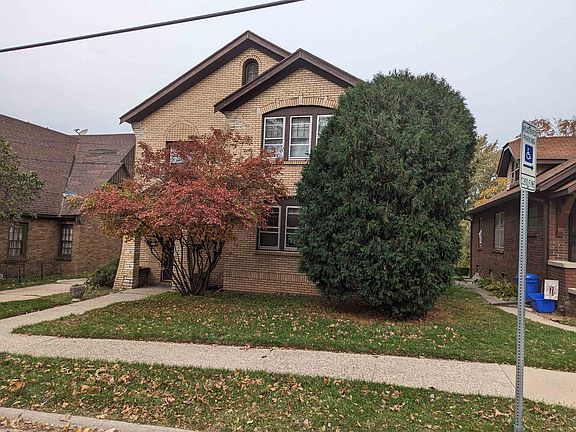 2nd image of 913 King St