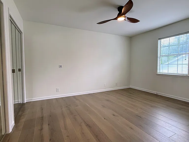 1221 Carriage Park Dr — Photo 22