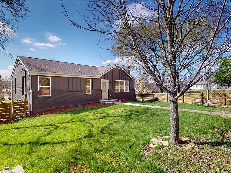 508 Vinson Dr — Photo 2