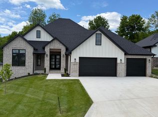 6027 S Holland Ave, Springfield, MO 65810