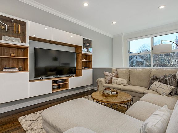 3rd image of 2659 N Ashland Ave APT 6