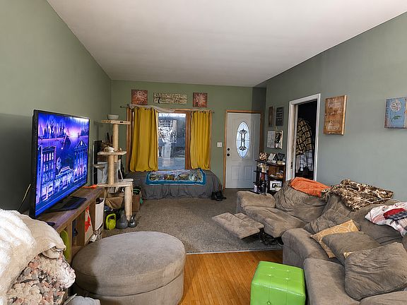 5th image of 220 N Washington St