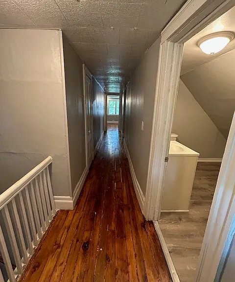 241 Curtis St — Photo 13