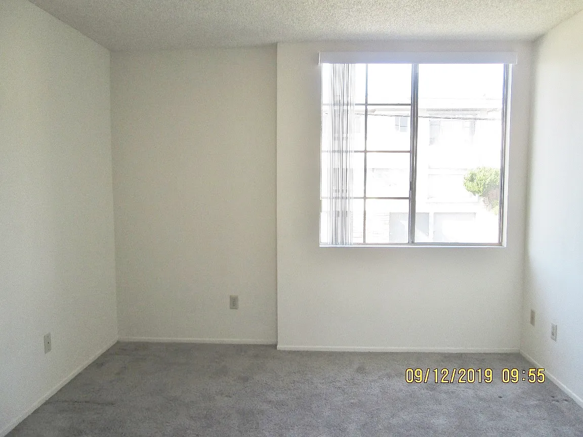 Lido Apartments - 9915 National Blvd — Photo 4