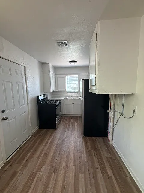 1749 Southwest 12th Street - 1 — Photo 3