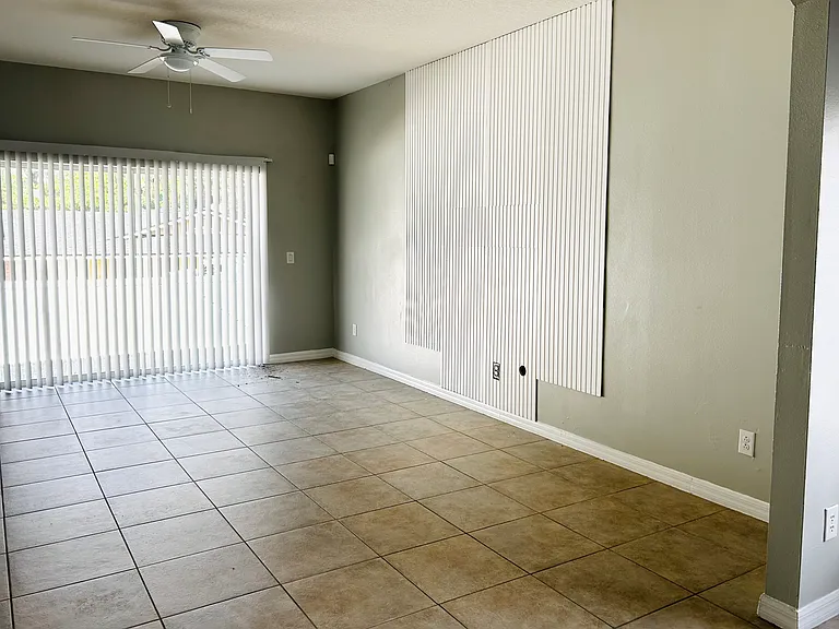 7933 Rex Hill Trl — Photo 9