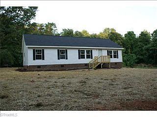 2nd image of 705 Meadow St