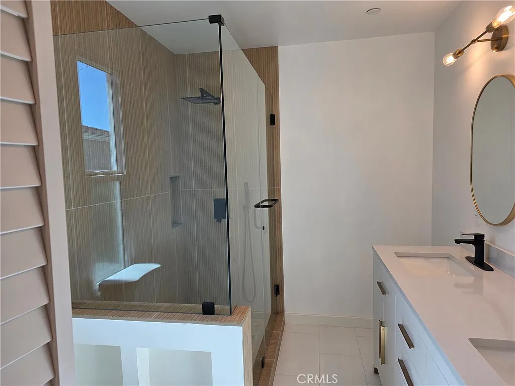 3 bed, 1200 sqft, $3,995 — Photo 2