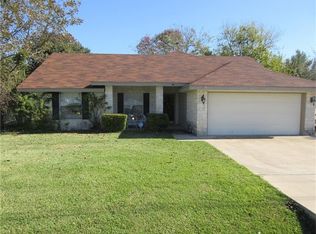 204 N 3rd St, Thorndale, TX 76577